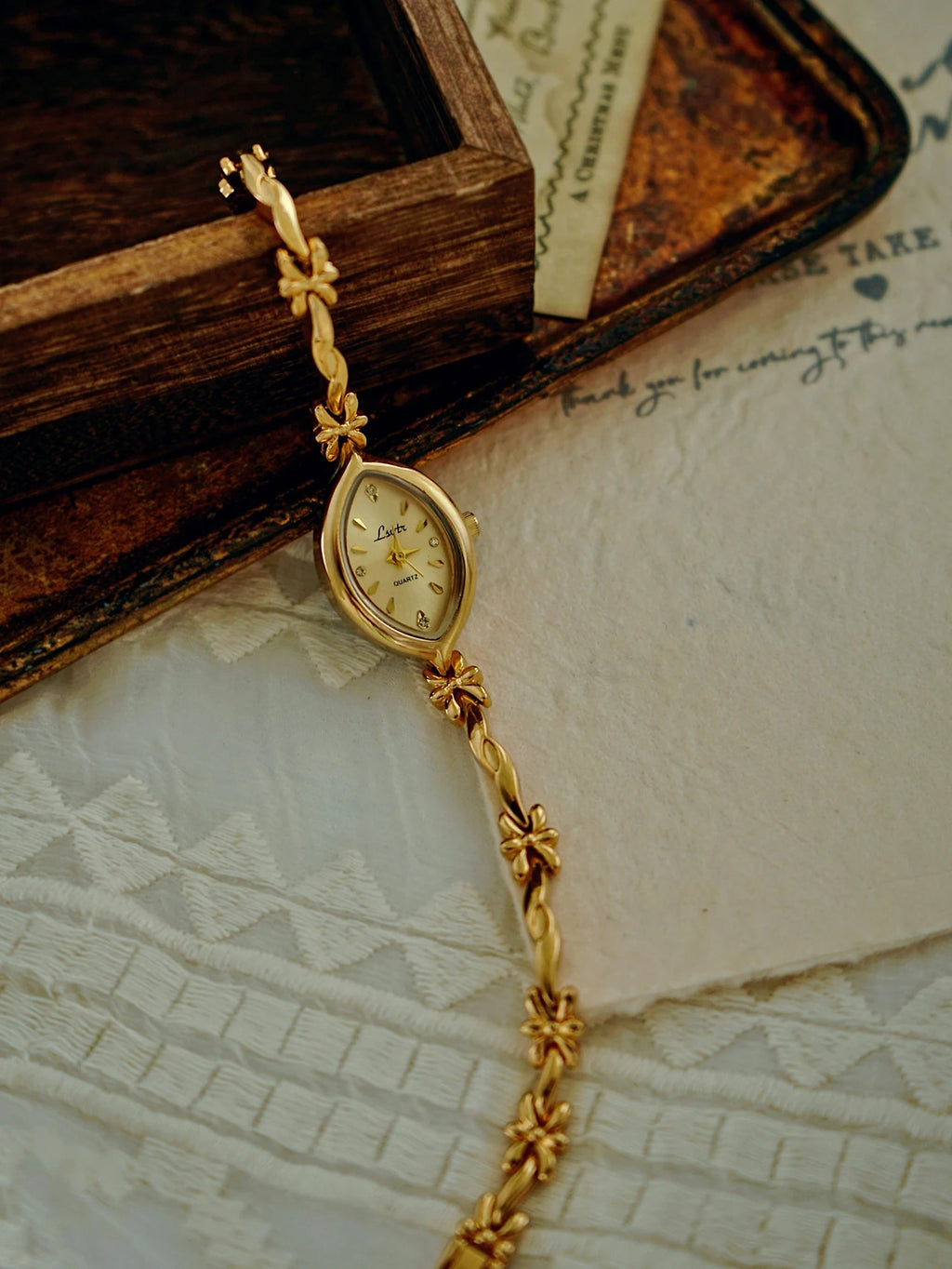 Metro Classic Compact Bracelet Watch