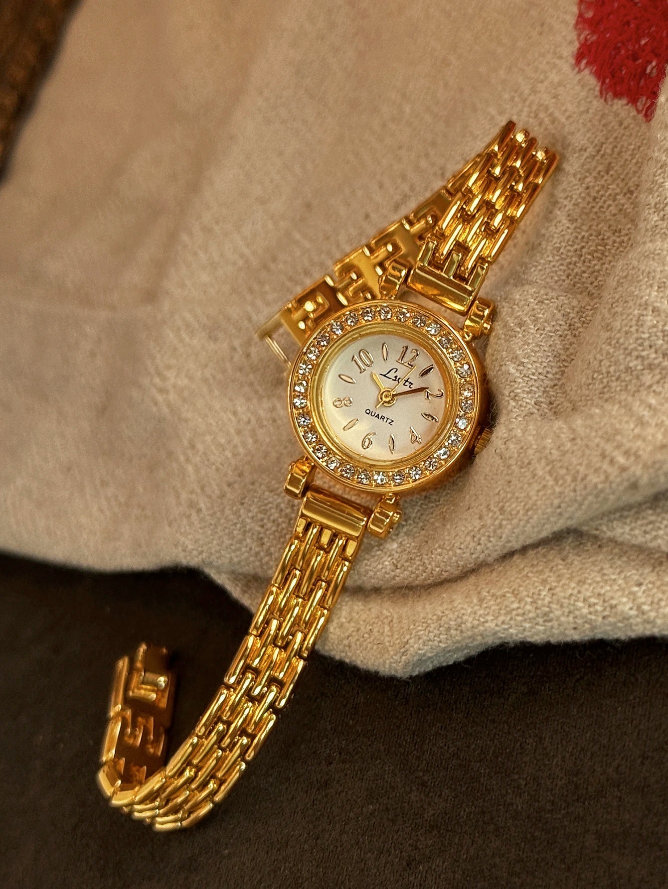 Vintage Rhinestone Classic Watch