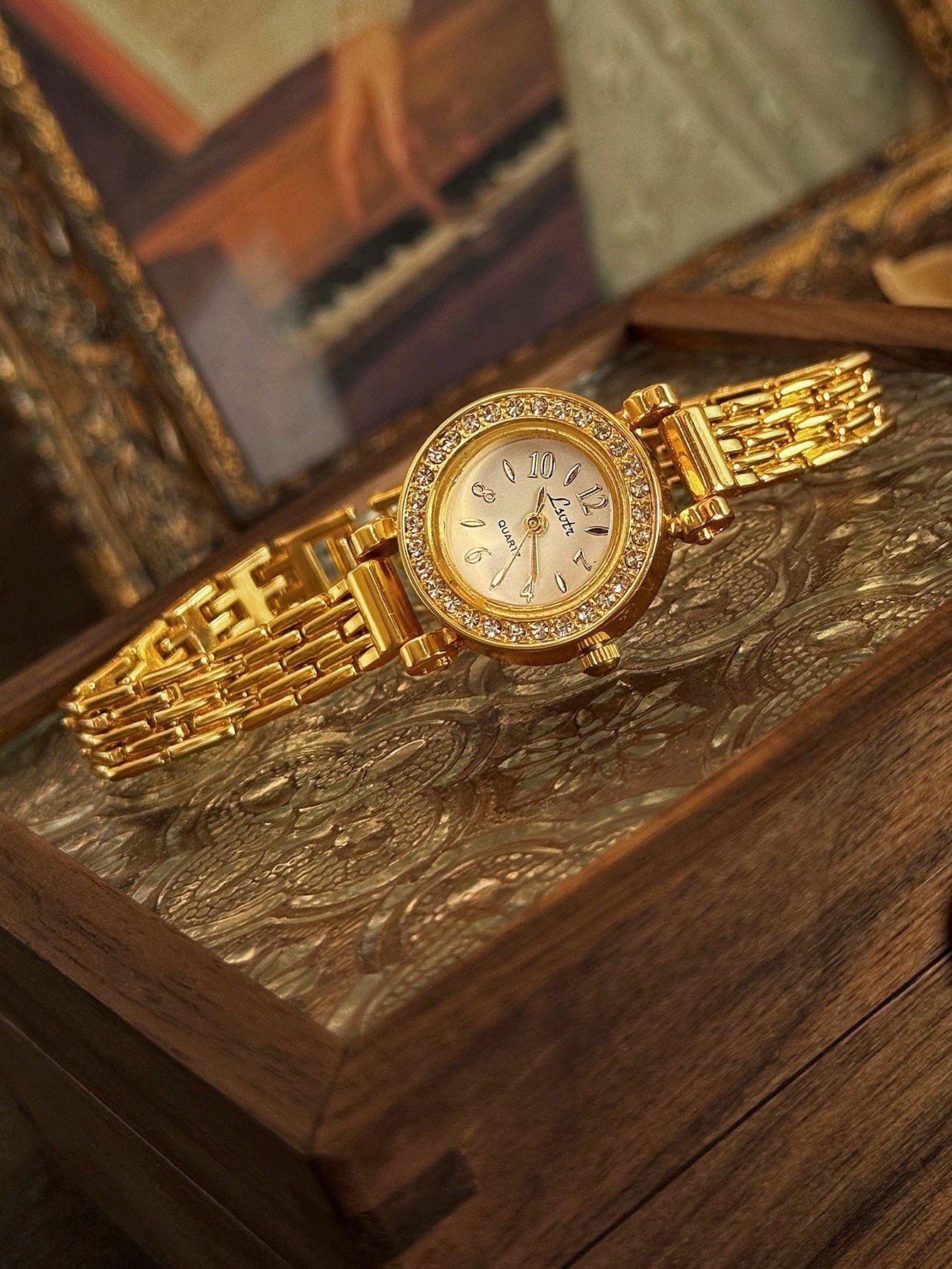 Vintage Rhinestone Classic Watch
